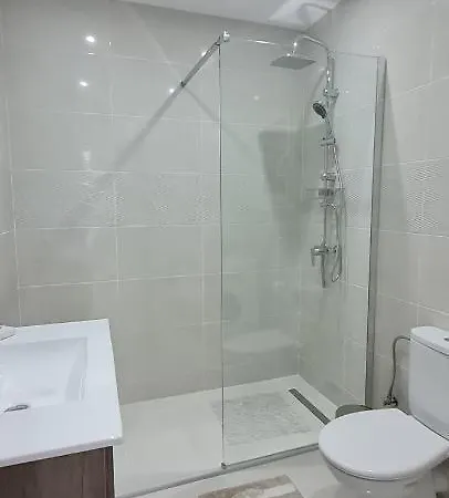 Apartment Cozy With Garden Near Town Center, Fully Renovated.