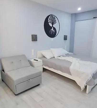 Apartment Cozy With Garden Near Town Center, Fully Renovated. *
