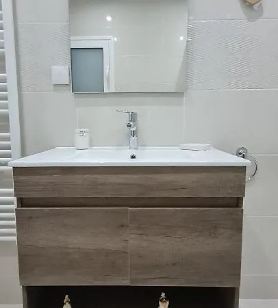 Apartment Cozy With Garden Near Town Center, Fully Renovated. *