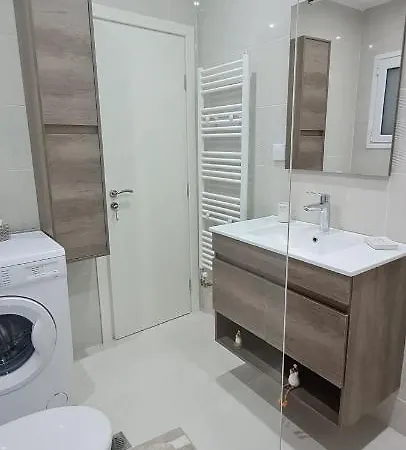 Cozy With Garden Near Town Center, Fully Renovated. Athens